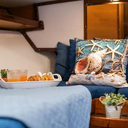 Marta Boat B&B カステルサルド エクステリア 写真