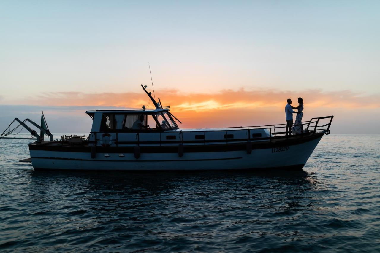 Marta Boat B&B カステルサルド エクステリア 写真