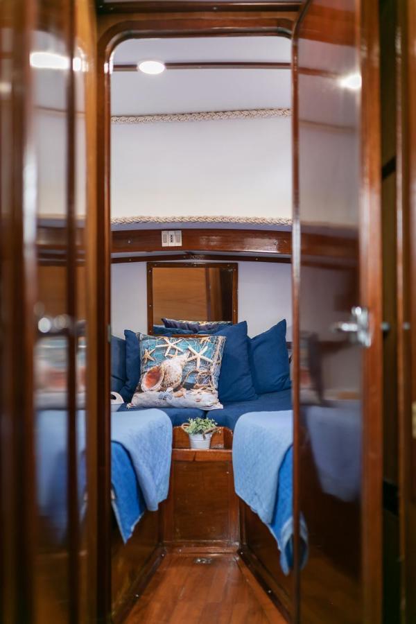 Marta Boat B&B カステルサルド エクステリア 写真